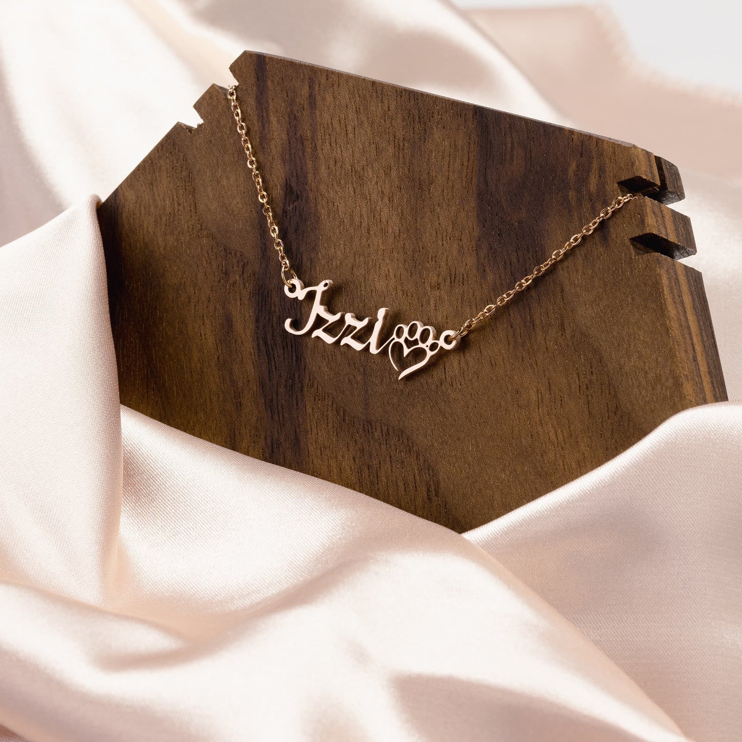 DOG MOM NECKLACE